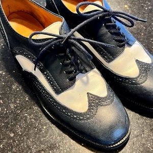 Vintage Nine West Oxford Wingtip shoes - Navy & White